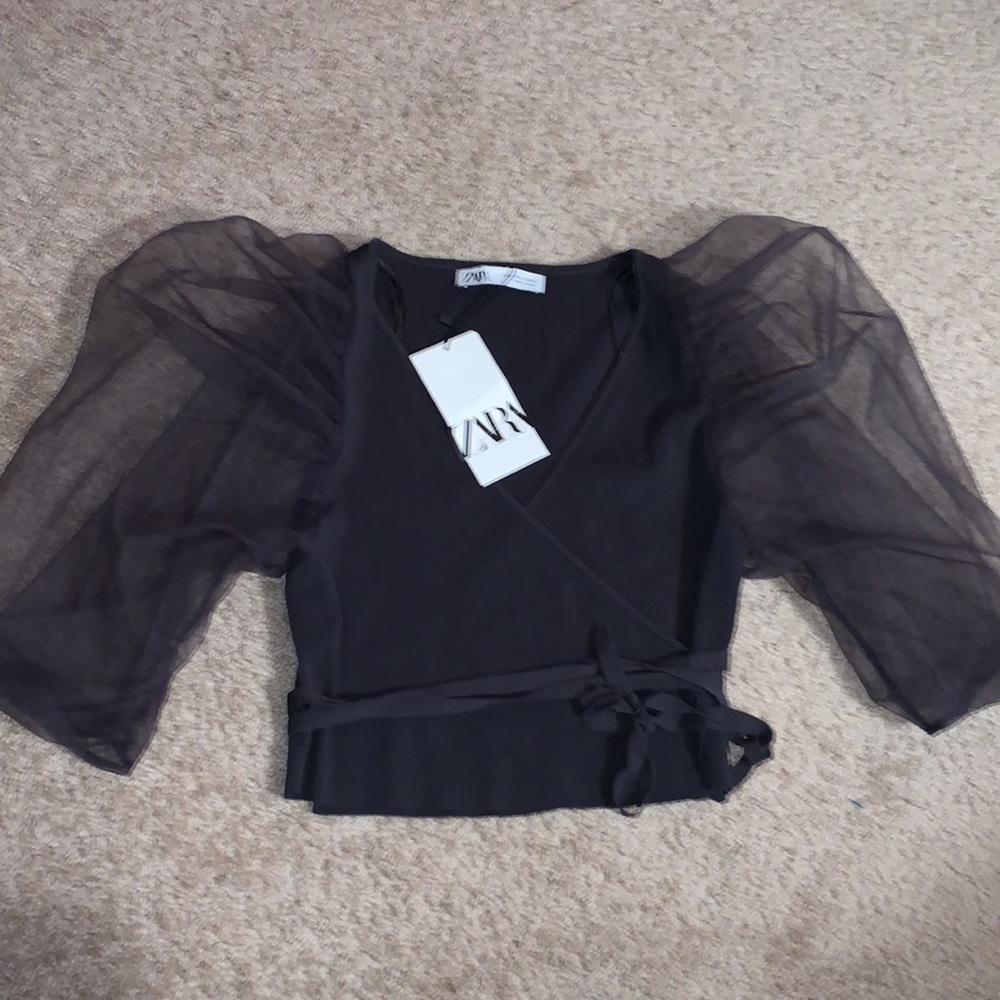KNIT CONTRAST SURPLICE‎ CARDIGAN
Zara
